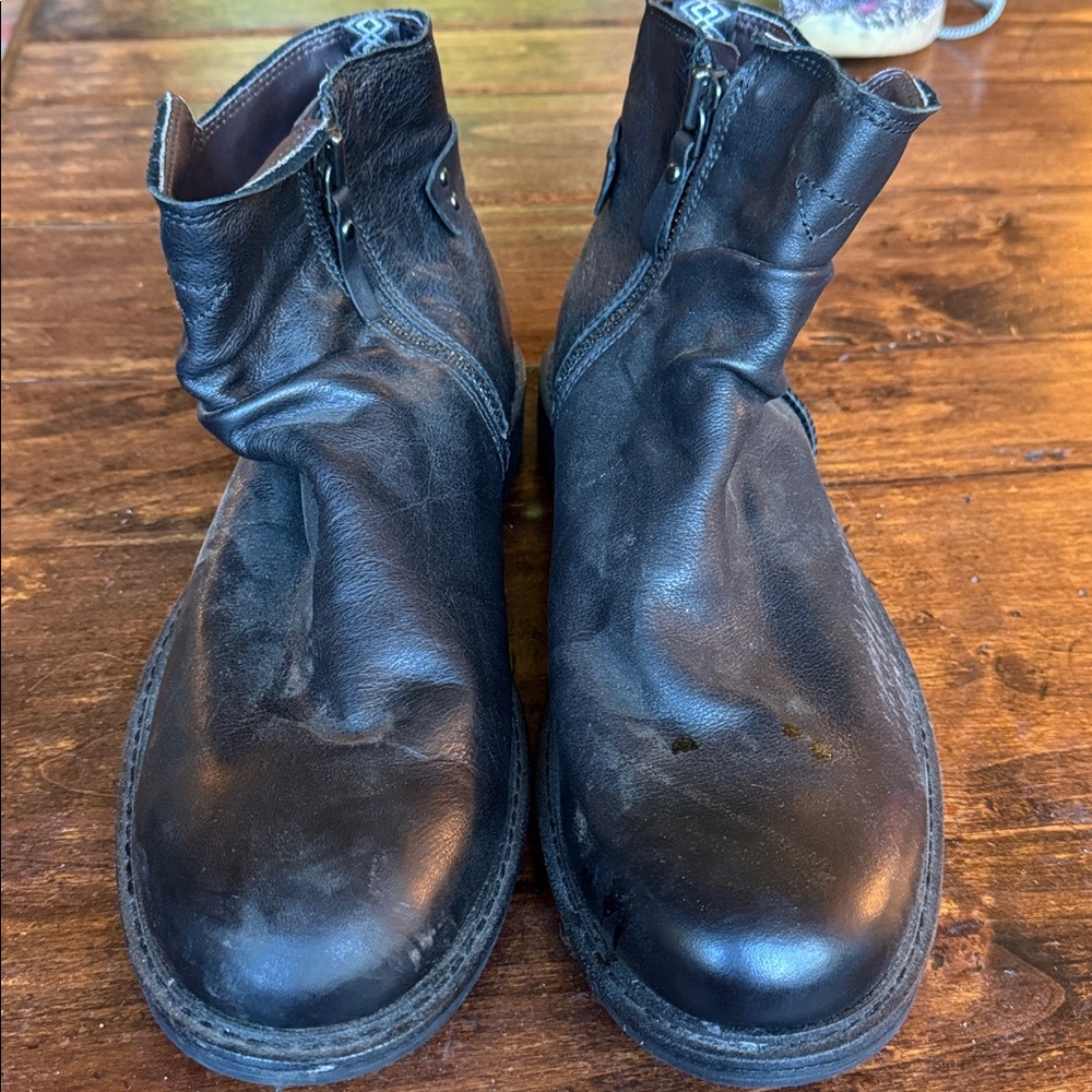 Men’s UGG Morrison Black Leather Ankle Boots